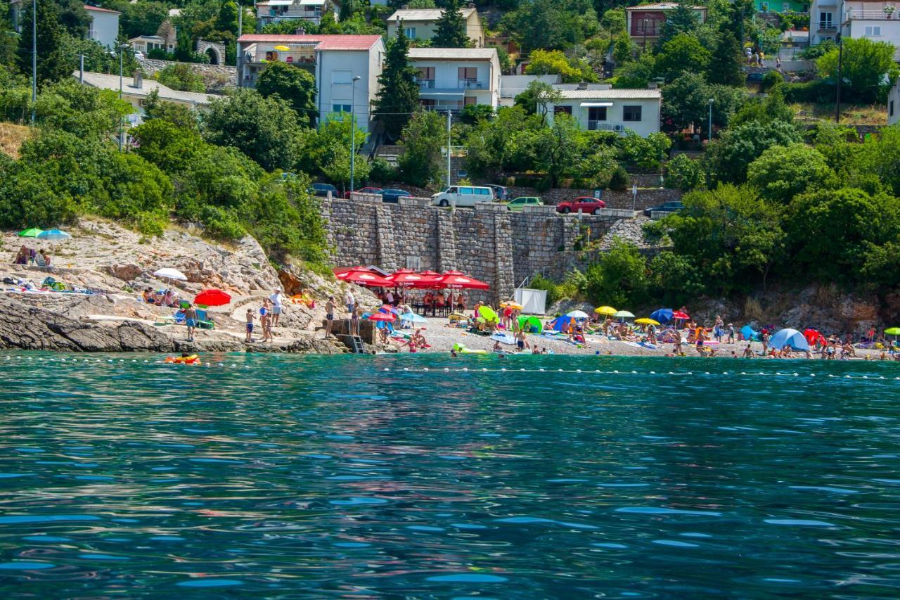 Apartments By The Beach Adela Senj Senj  Buitenkant foto