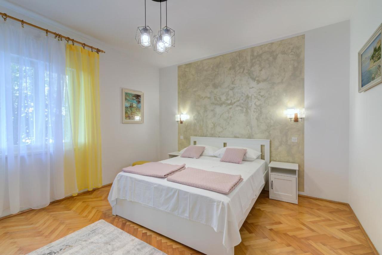 Apartments By The Beach Adela Senj Senj  Buitenkant foto